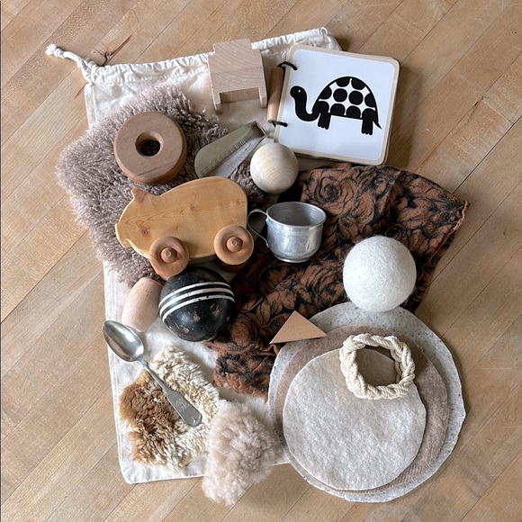 NWT “Founds Objects” Sensory Play Set